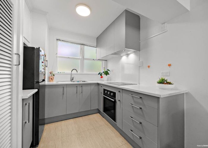  at 22I Aratonga Avenue, Greenlane, Auckland