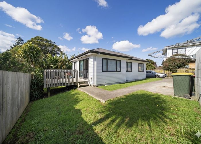  at 90 Chelburn Crescent, Mangere East, Manukau City, Auckland