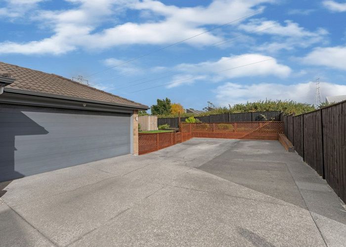  at 9 Riverglade Parkway, Te Atatu South, Waitakere City, Auckland