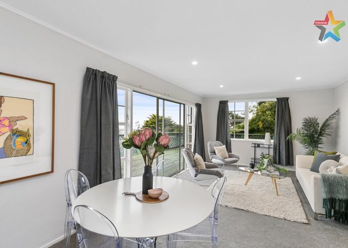  at 4/22 Dowse Drive, Maungaraki, Lower Hutt