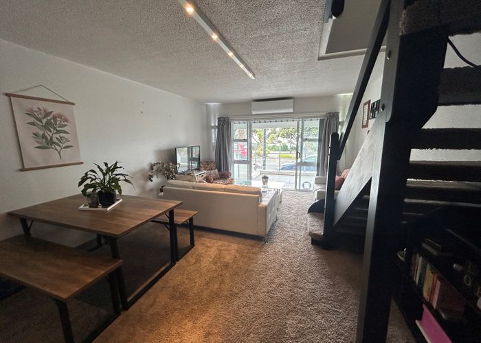  at 235 Marine Parade, Napier South, Napier