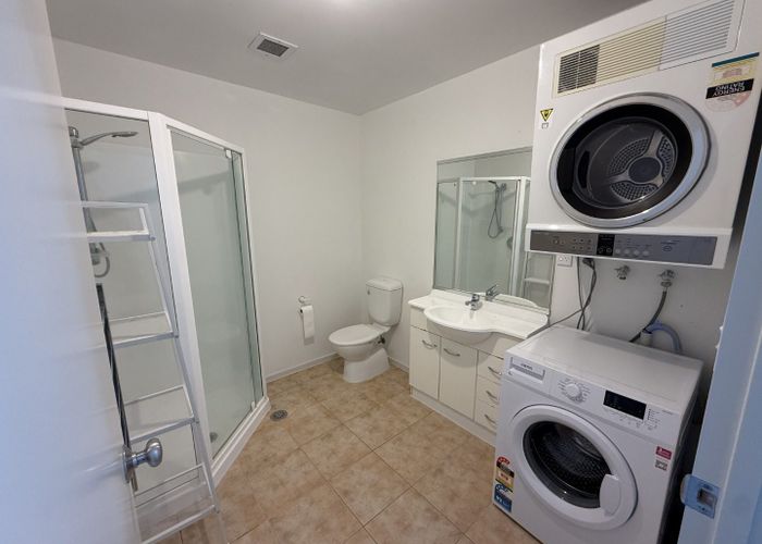  at 16/270  Onewa Road, Birkenhead, North Shore City, Auckland