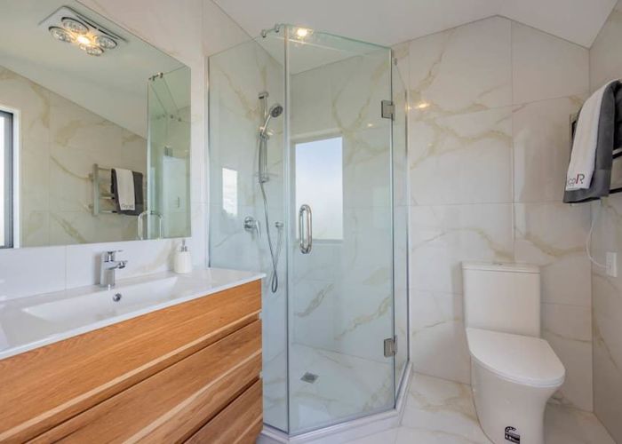  at 1/8 Sheehan Road, Te Atatu South, Auckland