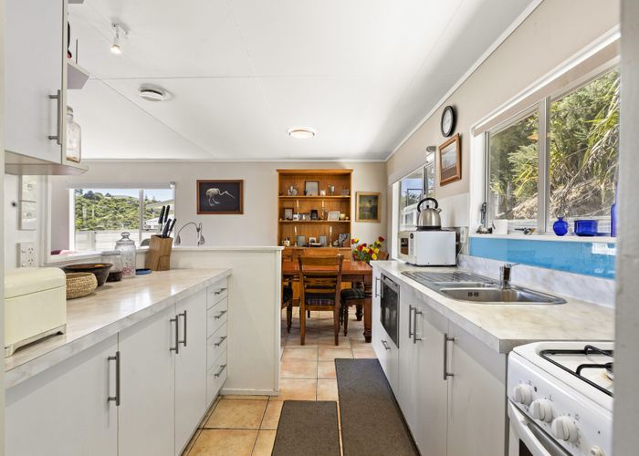  at 7 Takanini Grove, Stokes Valley, Lower Hutt, Wellington