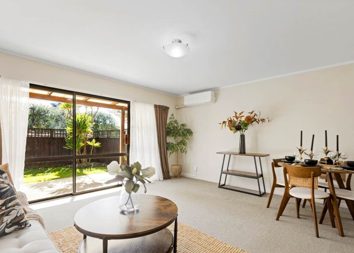  at 2/21 Burch Street, Mount Albert, Auckland City, Auckland