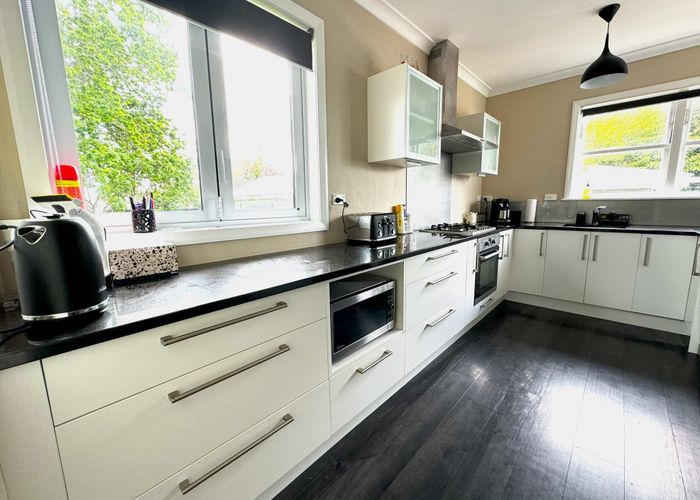  at 14 Austin Place, Awapuni, Palmerston North