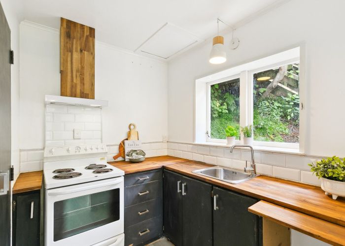  at 72C Black Rock Road, Newlands, Wellington