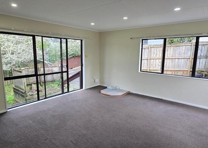  at 2/20 Applewood Drive, Henderson, Waitakere City, Auckland