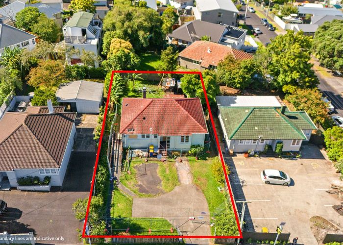  at 81 Onewa Road, Northcote, North Shore City, Auckland