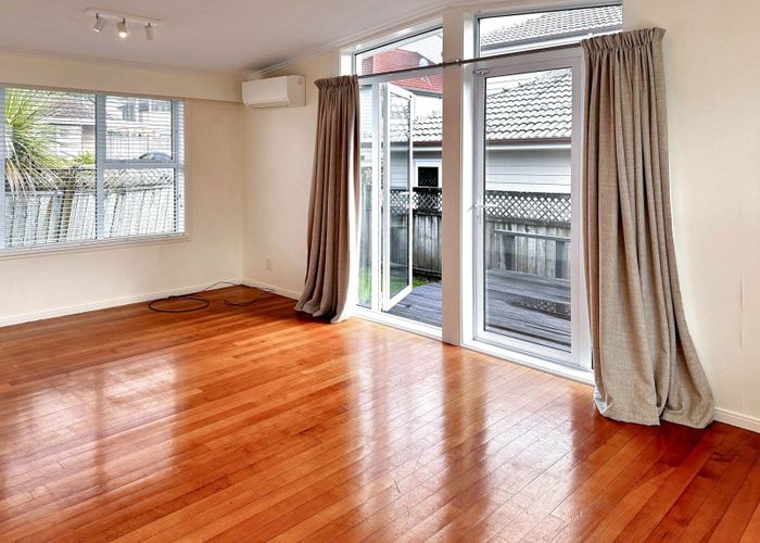  at 2/6A Adrienne Place, Onehunga, Auckland City, Auckland