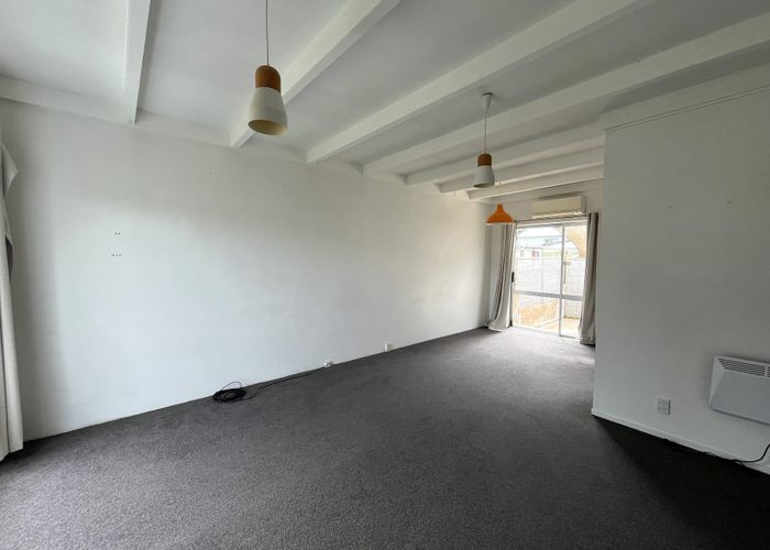  at 2/172 Beach Haven Road, Beach Haven, North Shore City, Auckland