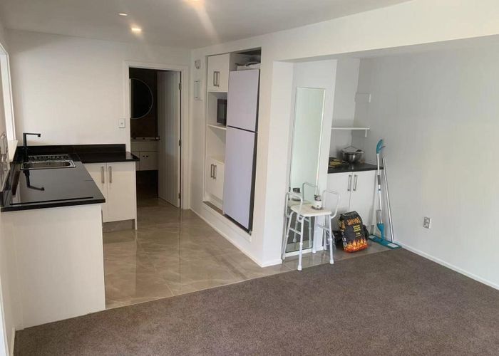  at Hillsborough, Auckland City, Auckland