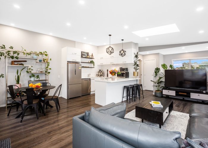  at 1B Court Road, Tawa, Wellington