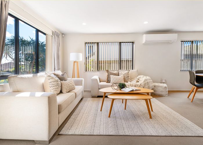  at 9 Oakville Avenue, Flat Bush, Manukau City, Auckland