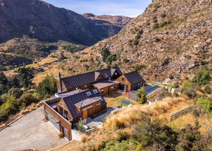  at 12 Crow's Nest Road, Arthurs Point, Queenstown-Lakes, Otago