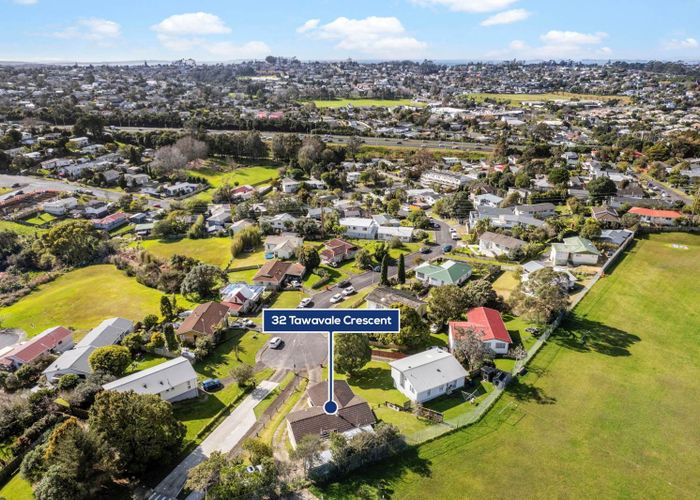  at 32 Tawavale Crescent, Totara Vale, Auckland