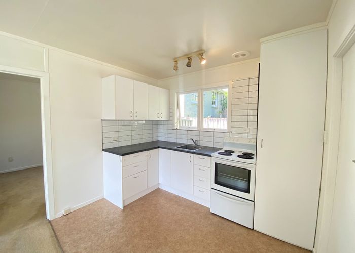 at 1/2 Derwent Crescent, Titirangi, Waitakere City, Auckland