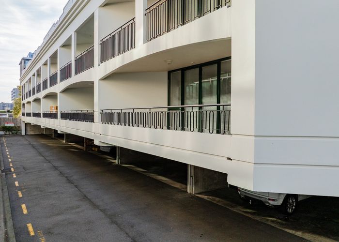  at 2/75 Gloucester Street, City Centre, Christchurch City, Canterbury