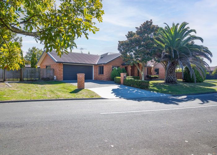  at 2 Shiraz Place, Rototuna, Hamilton