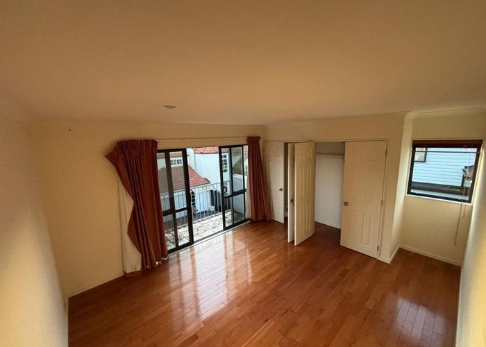  at 27 Mariners View Road, Beach Haven, North Shore City, Auckland