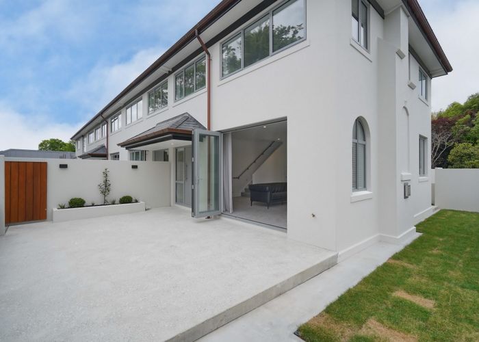  at 1/52 Fendalton Road, Fendalton, Christchurch