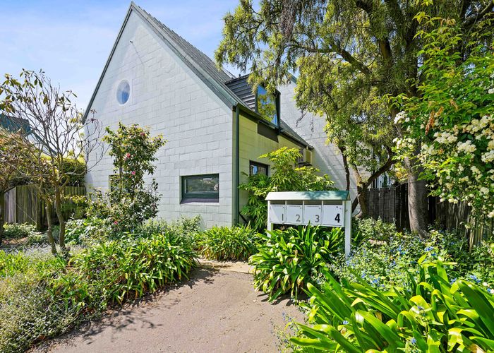  at 2/12 Shrewsbury Street, Merivale, Christchurch
