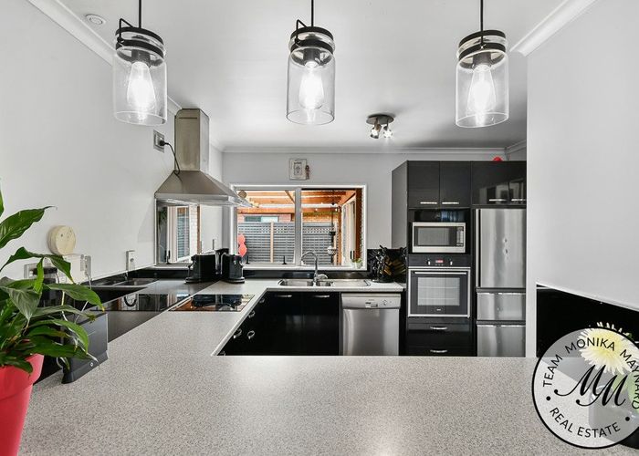  at 17 Millington Place, Huntington Park, Manukau City, Auckland