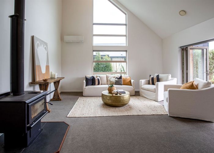  at 7 Oaks Drive, Lincoln, Lincoln