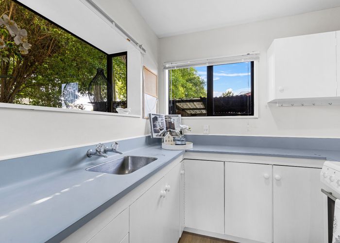 at 1/96 Poulson Street, Addington, Christchurch City, Canterbury