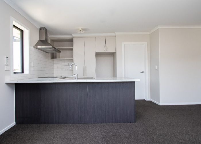  at 2/354 Peachgrove Road, Fairfield, Hamilton