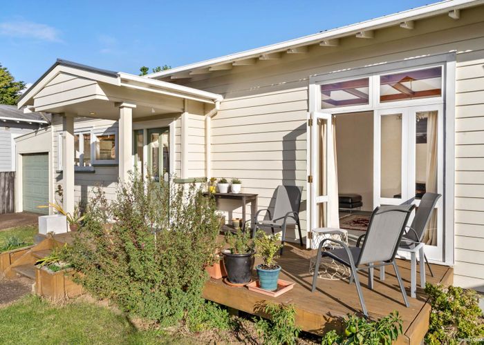  at 10 Quest Terrace, Mount Roskill, Auckland
