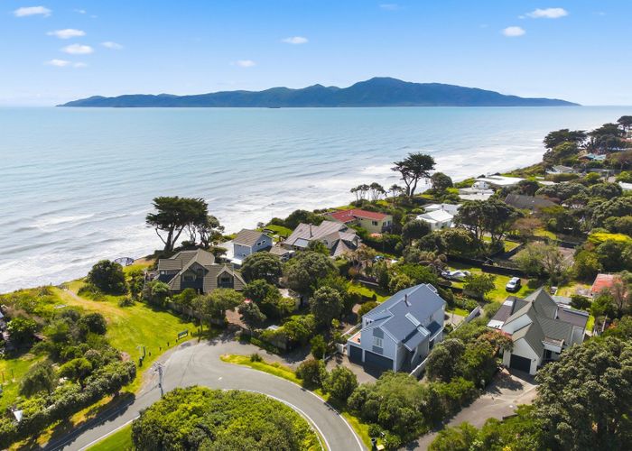  at 24 Kohutuhutu Road, Raumati Beach, Kapiti Coast, Wellington