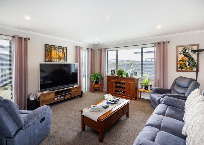  at 71 Johnstone Drive, Fitzherbert, Palmerston North