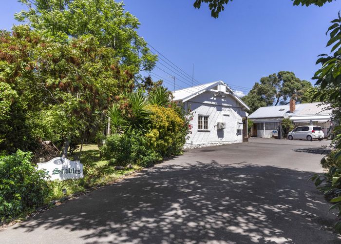  at 2/9 August Place, Greenlane, Auckland