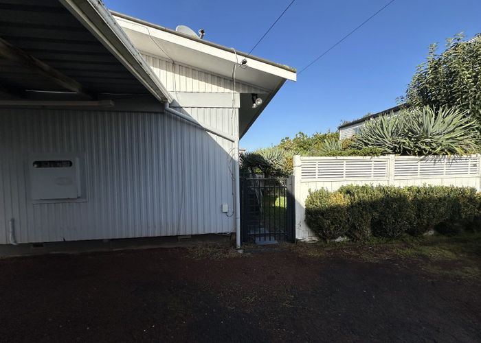  at 2/13 Clarke Road, Onehunga, Auckland City, Auckland