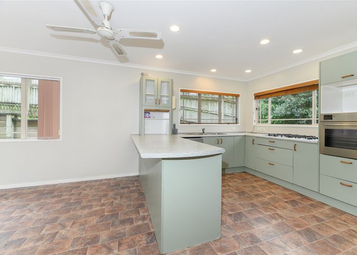  at 32 Caversham Drive, Torbay, Auckland