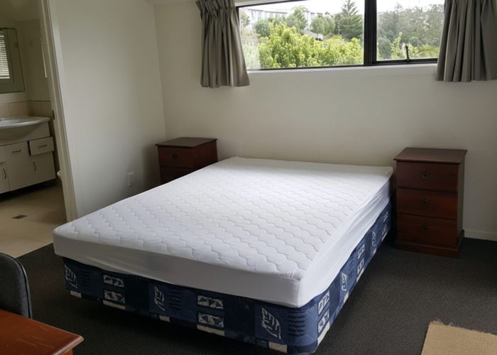  at 1/8D Schnapper Rock Road, Albany, North Shore City, Auckland