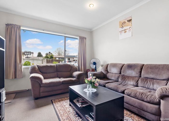  at 4/25 Aranui Road, Mount Wellington, Auckland