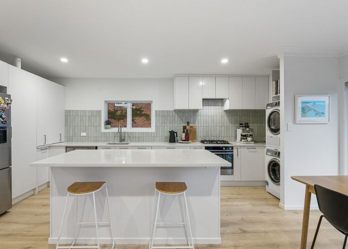  at 82 Michaels Avenue, Ellerslie, Auckland
