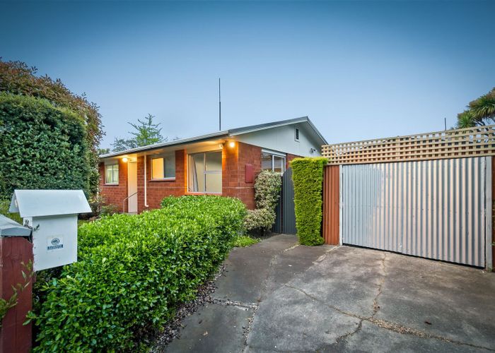  at 2/63 Colenso Street, Sumner, Christchurch