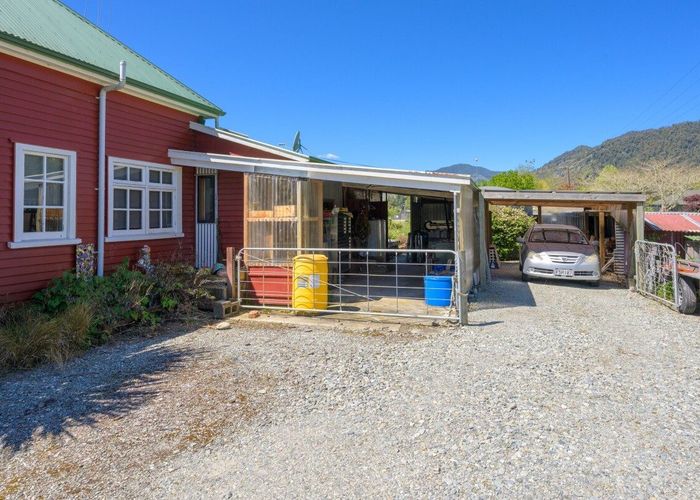  at 28 Grey Street, Murchison, Murchison