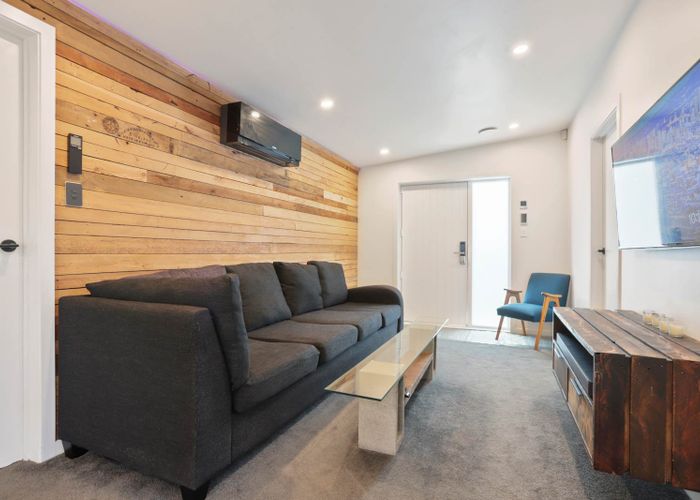  at 233 Metcalfe Road, Ranui, Auckland