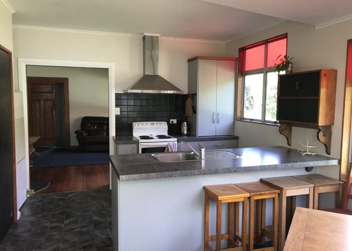  at Oakura, New Plymouth, Taranaki