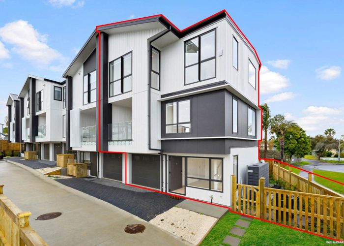  at LOT 1, 24 Tomintoul Place, Highland Park, Manukau City, Auckland
