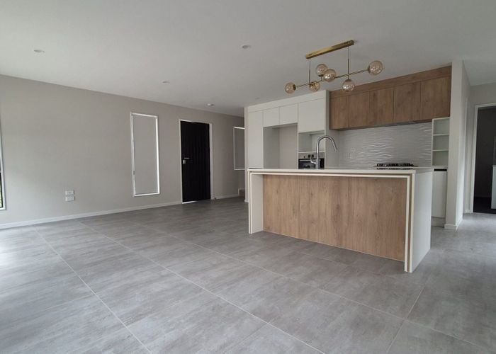  at 2/20 Treeway, Sunnyhills, Manukau City, Auckland