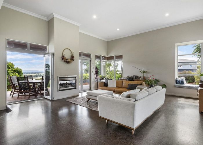  at 5 Chatham Avenue, Paremoremo, North Shore City, Auckland