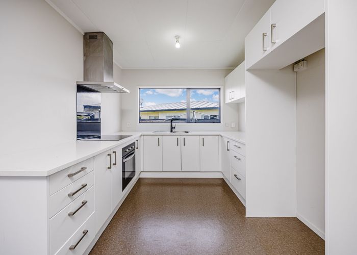  at 2/5 Solveig Place, Randwick Park, Manukau City, Auckland