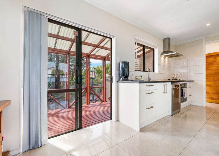  at 9 Garelja Road, Henderson, Waitakere City, Auckland