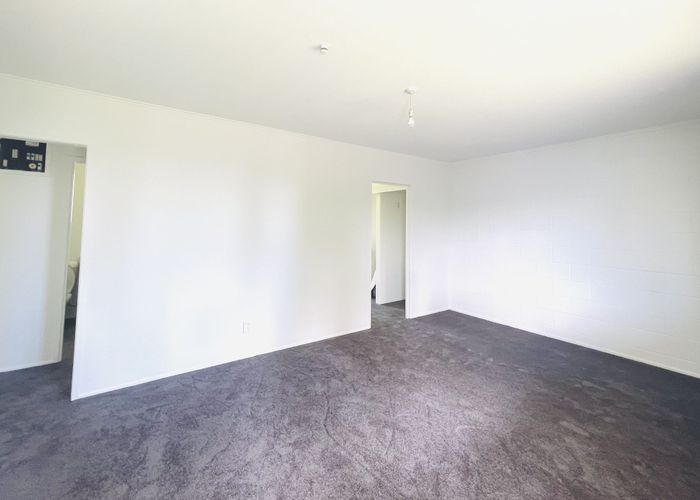  at 2/42 Hamlin Rd, Mount Wellington, Auckland City, Auckland