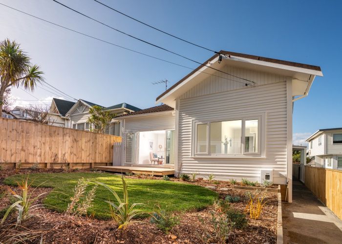  at 113 Queens Drive, Lyall Bay, Wellington, Wellington